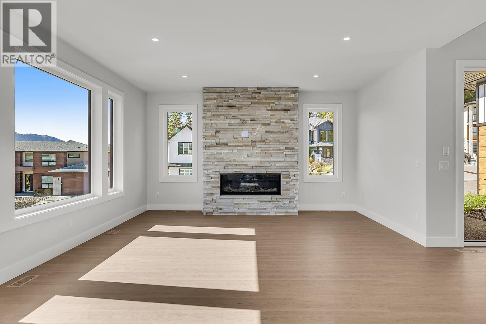 1054 Oak Barrel Place, West Kelowna