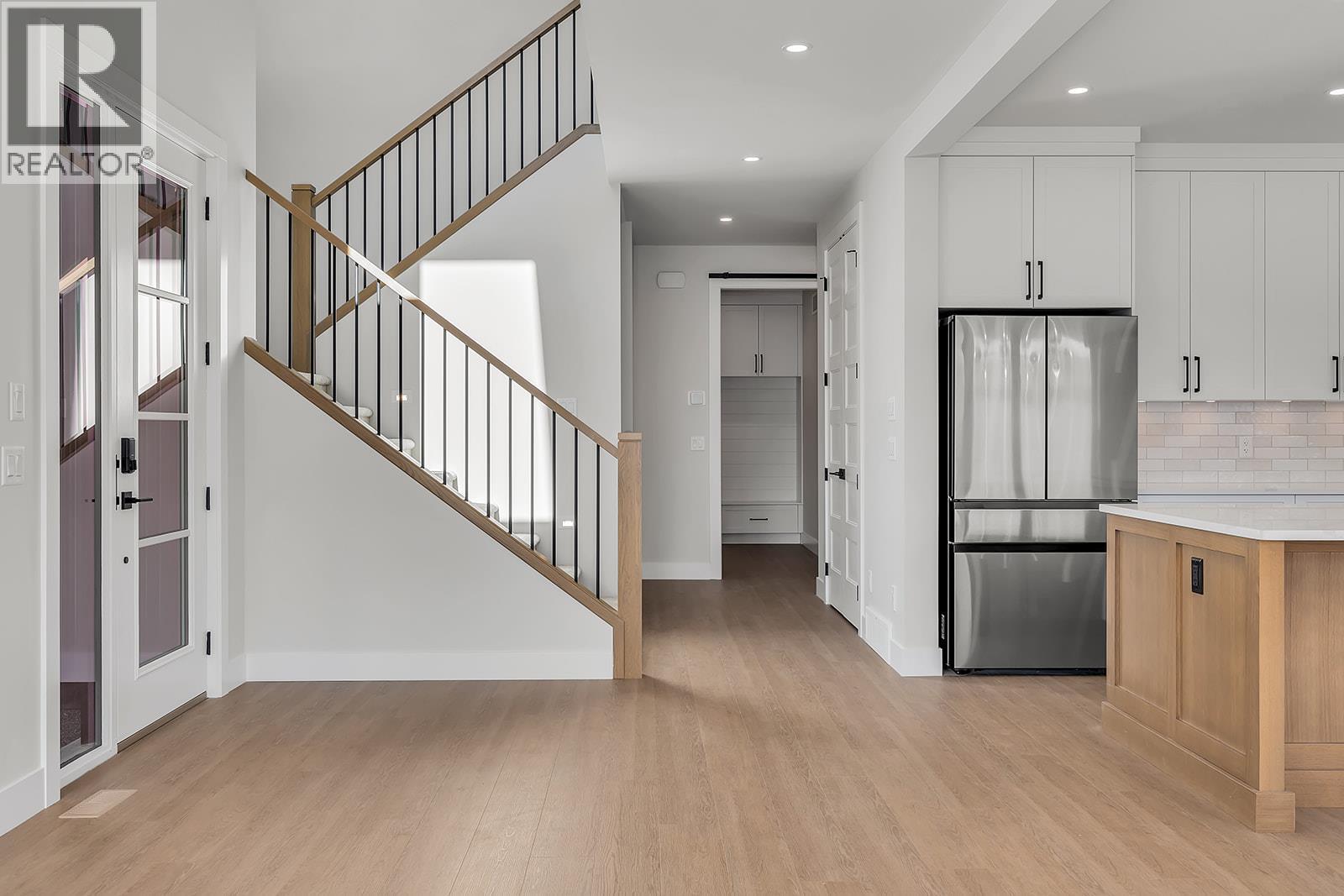 1054 Oak Barrel Place, West Kelowna