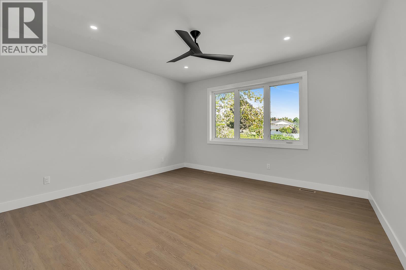 1054 Oak Barrel Place, West Kelowna