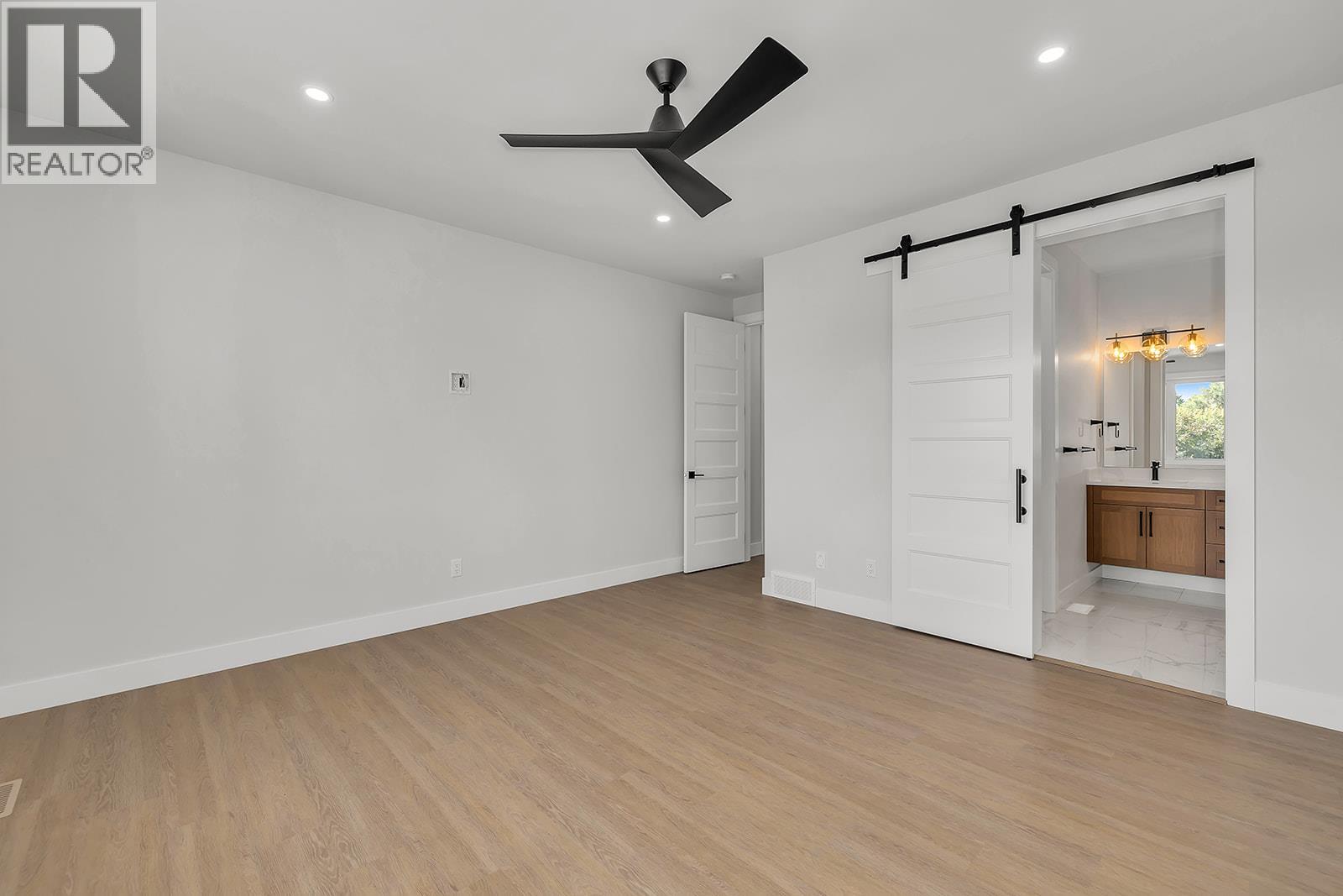 1054 Oak Barrel Place, West Kelowna