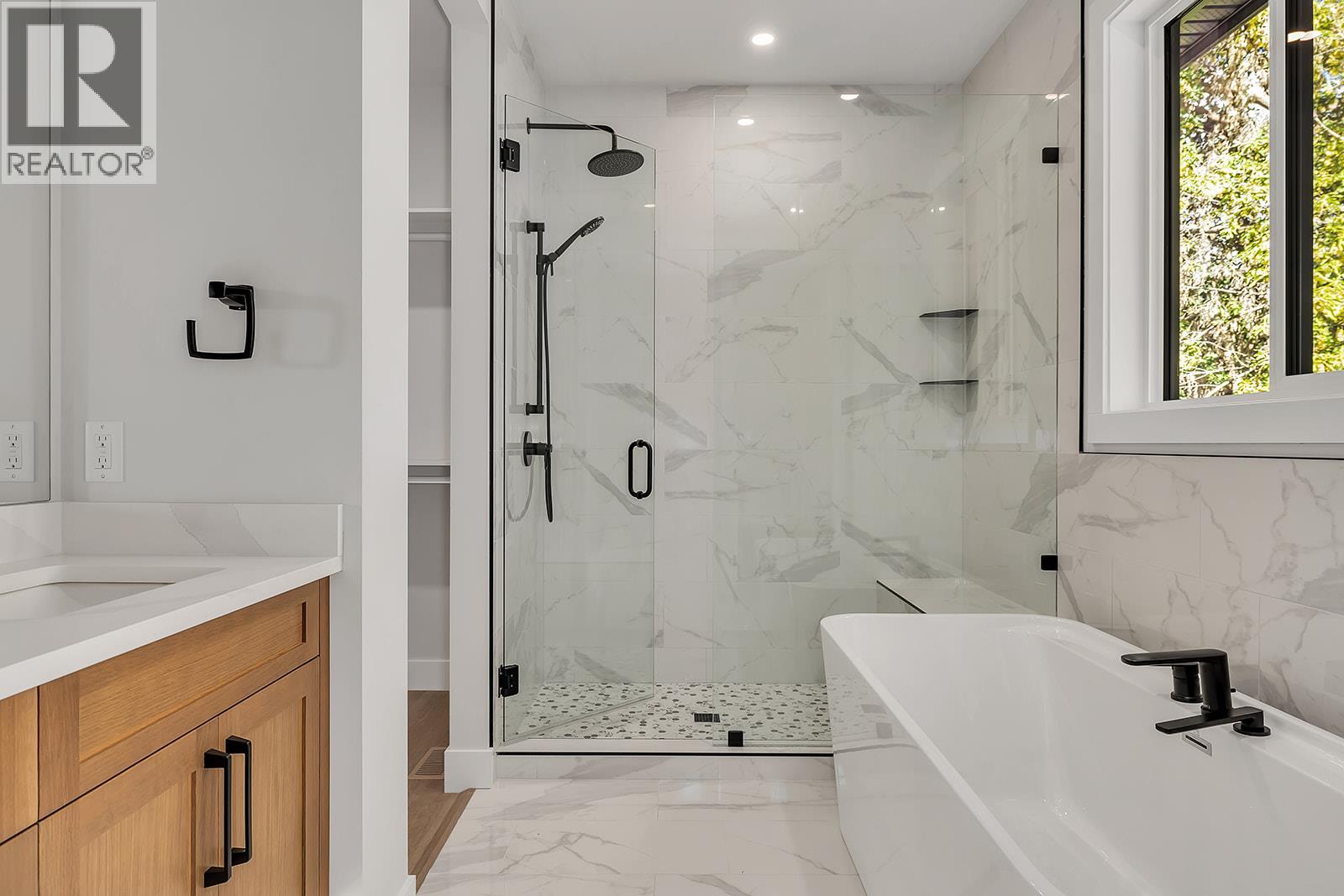 1054 Oak Barrel Place, West Kelowna