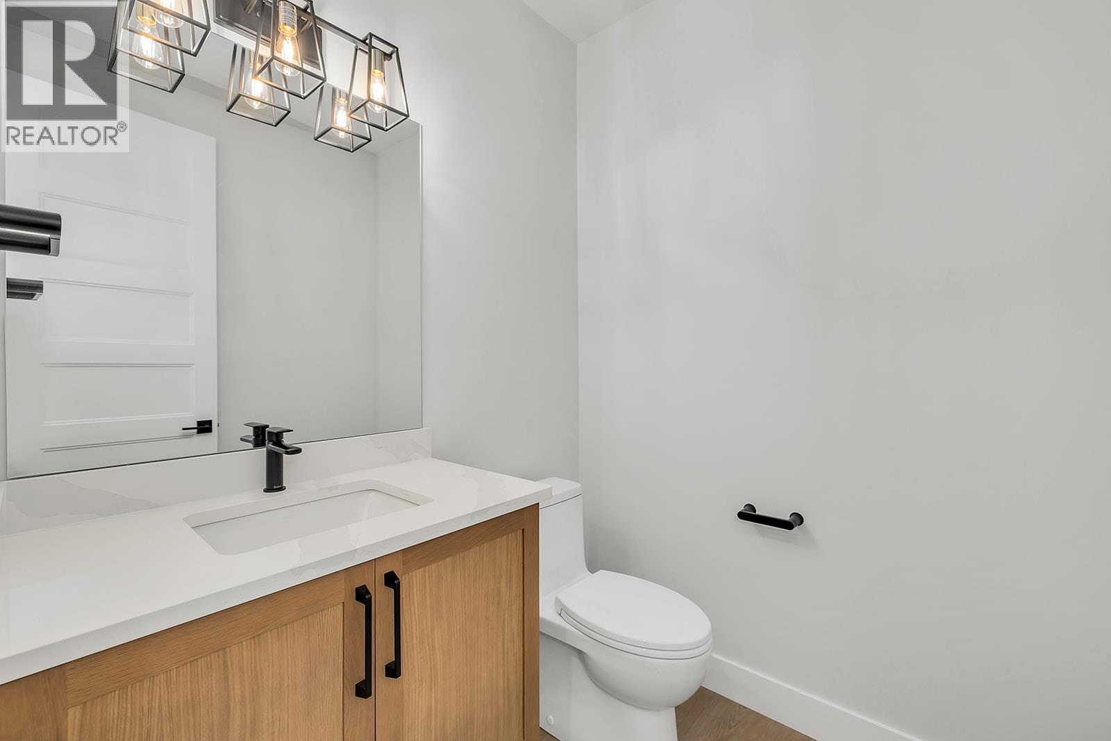 1054 Oak Barrel Place, West Kelowna