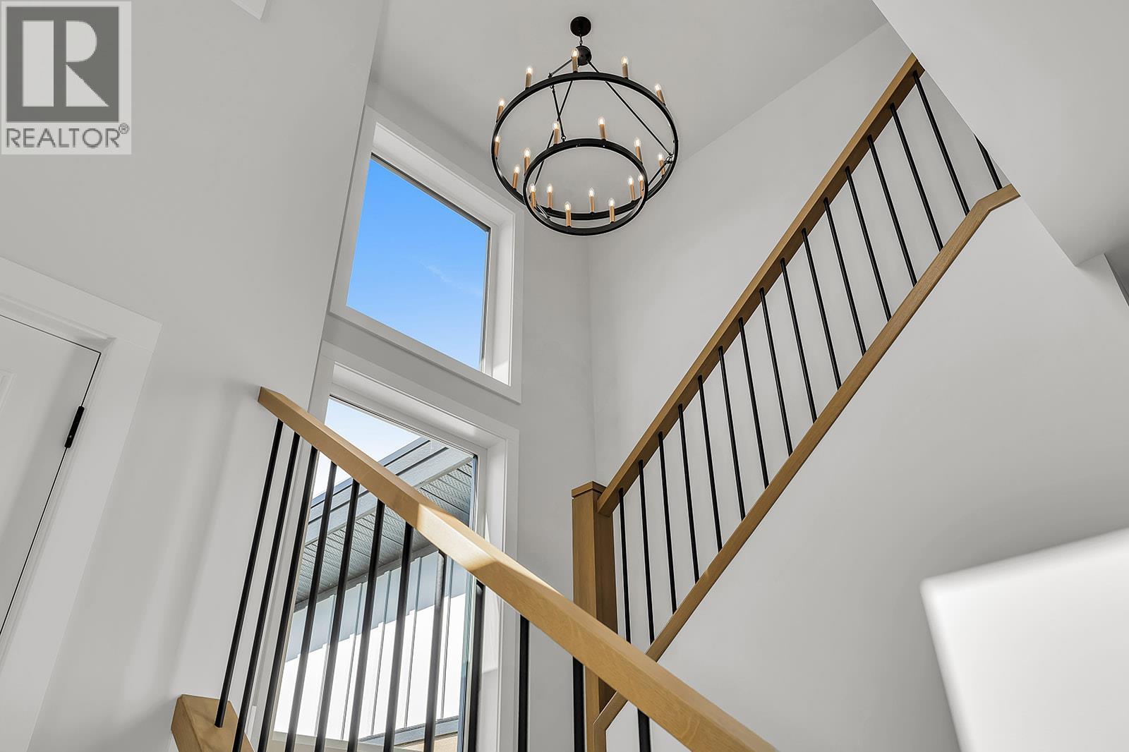 1054 Oak Barrel Place, West Kelowna