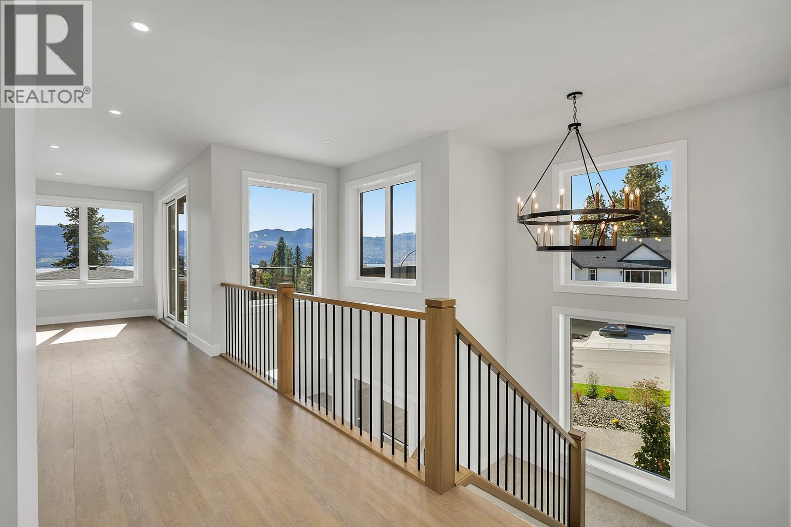 1054 Oak Barrel Place, West Kelowna