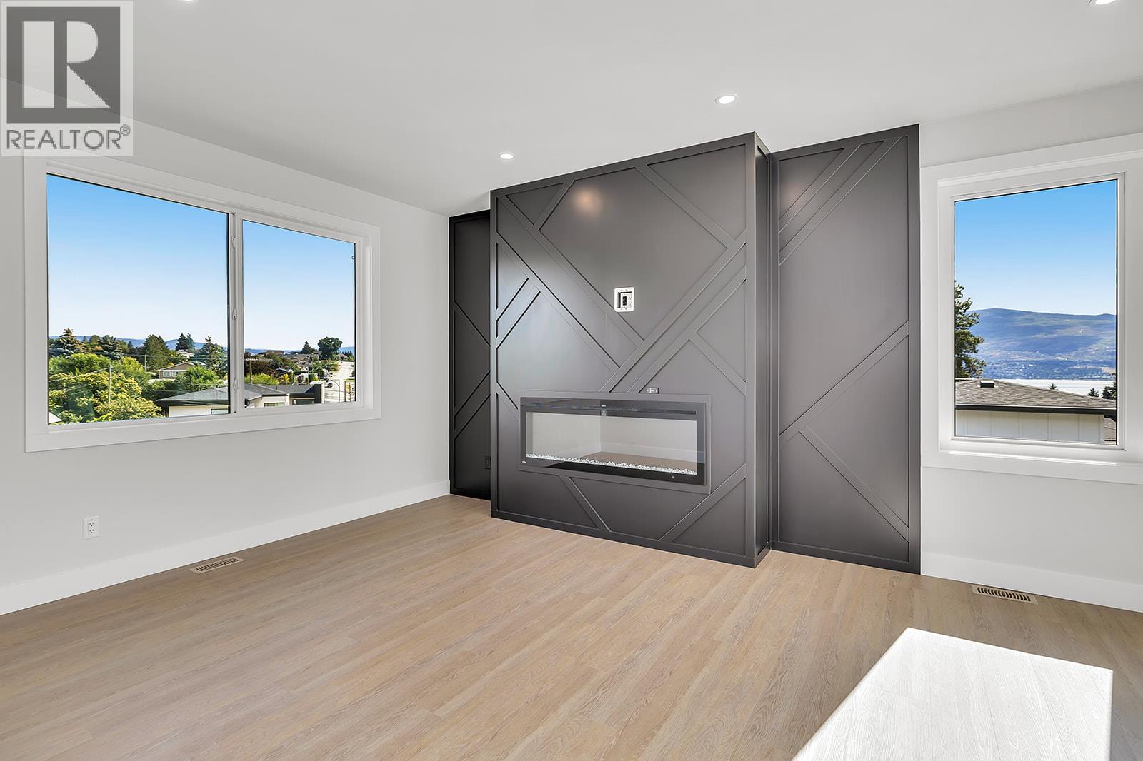 1054 Oak Barrel Place, West Kelowna