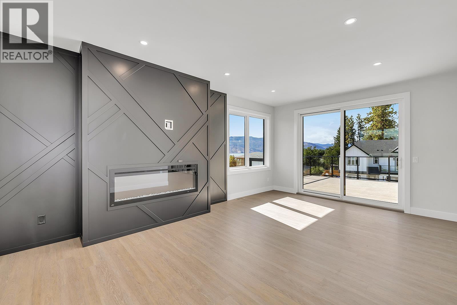 1054 Oak Barrel Place, West Kelowna