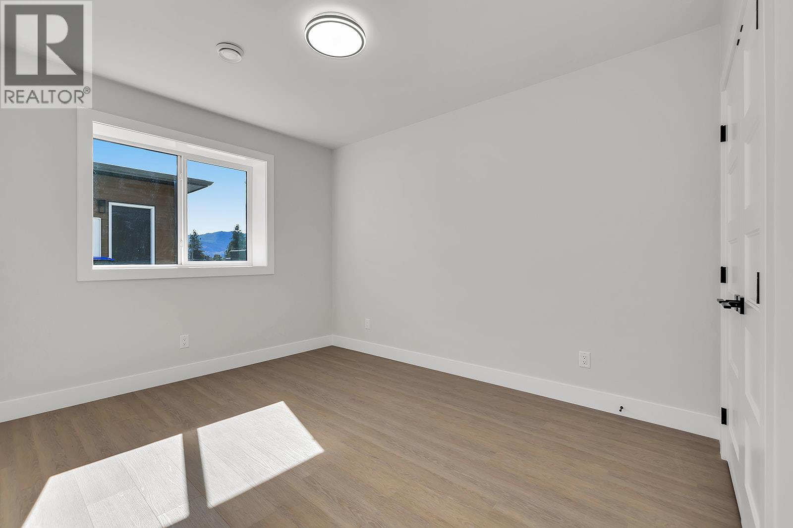 1054 Oak Barrel Place, West Kelowna