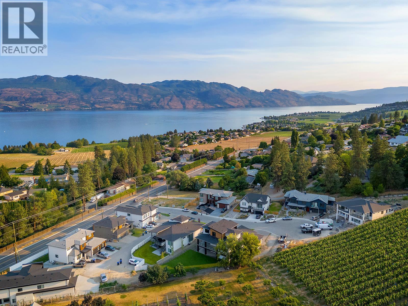 1054 Oak Barrel Place, West Kelowna