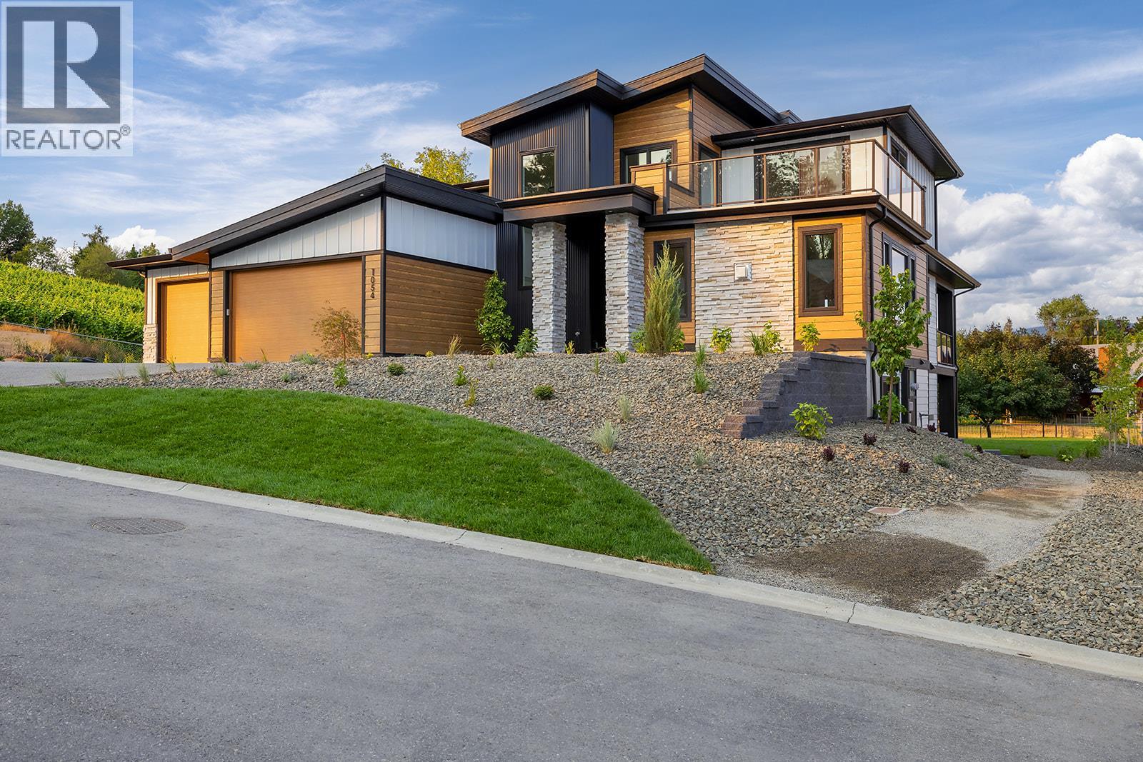 1054 Oak Barrel Place, West Kelowna