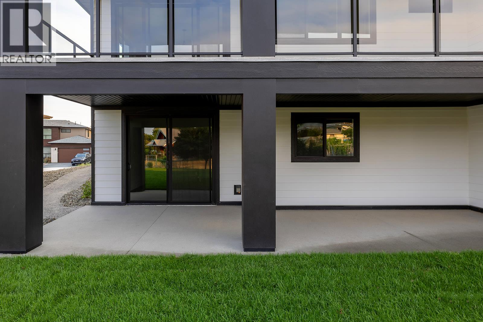 1054 Oak Barrel Place, West Kelowna