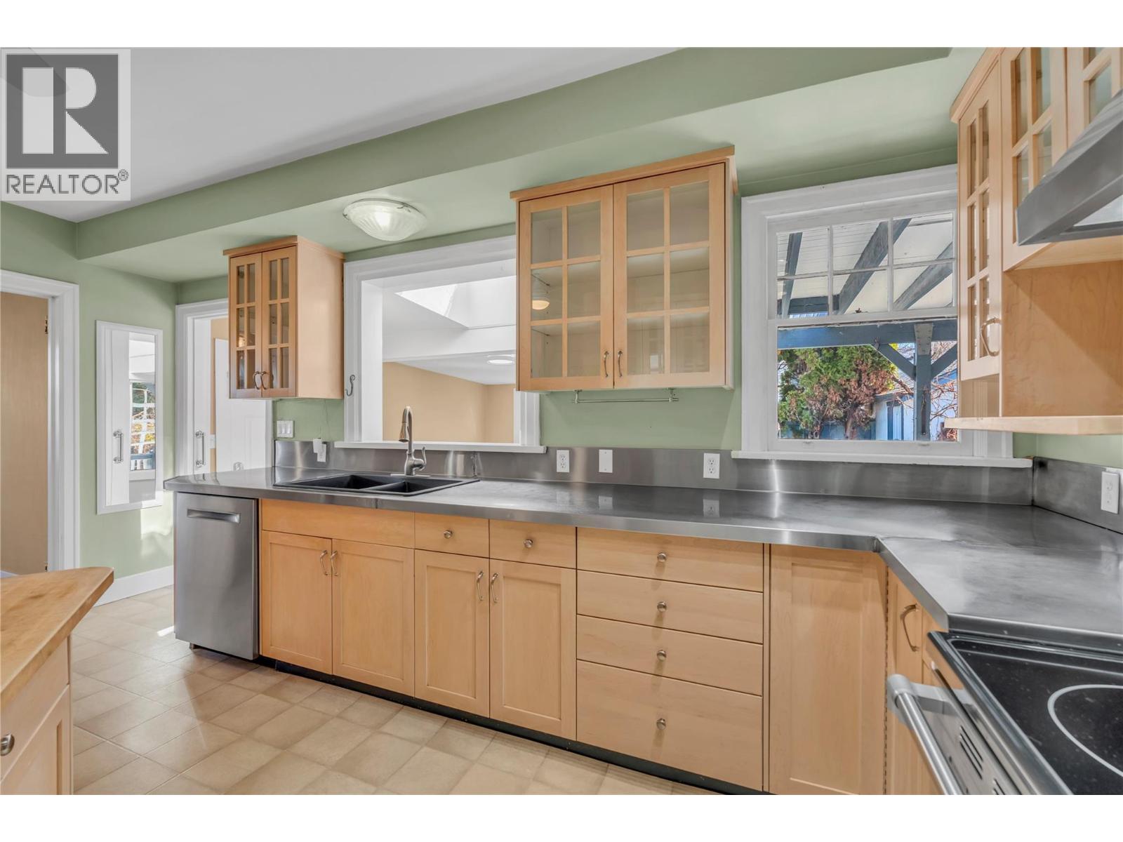 702 Winnipeg Street, Penticton