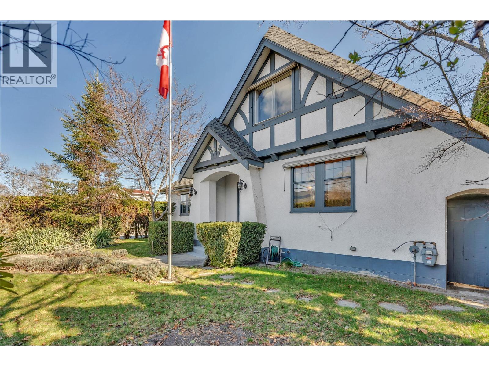 702 Winnipeg Street - 25