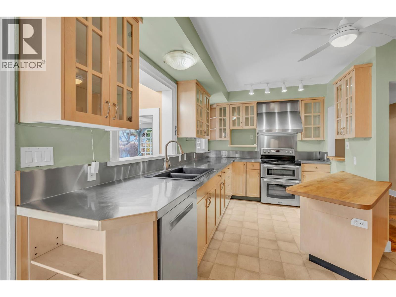 702 Winnipeg Street, Penticton