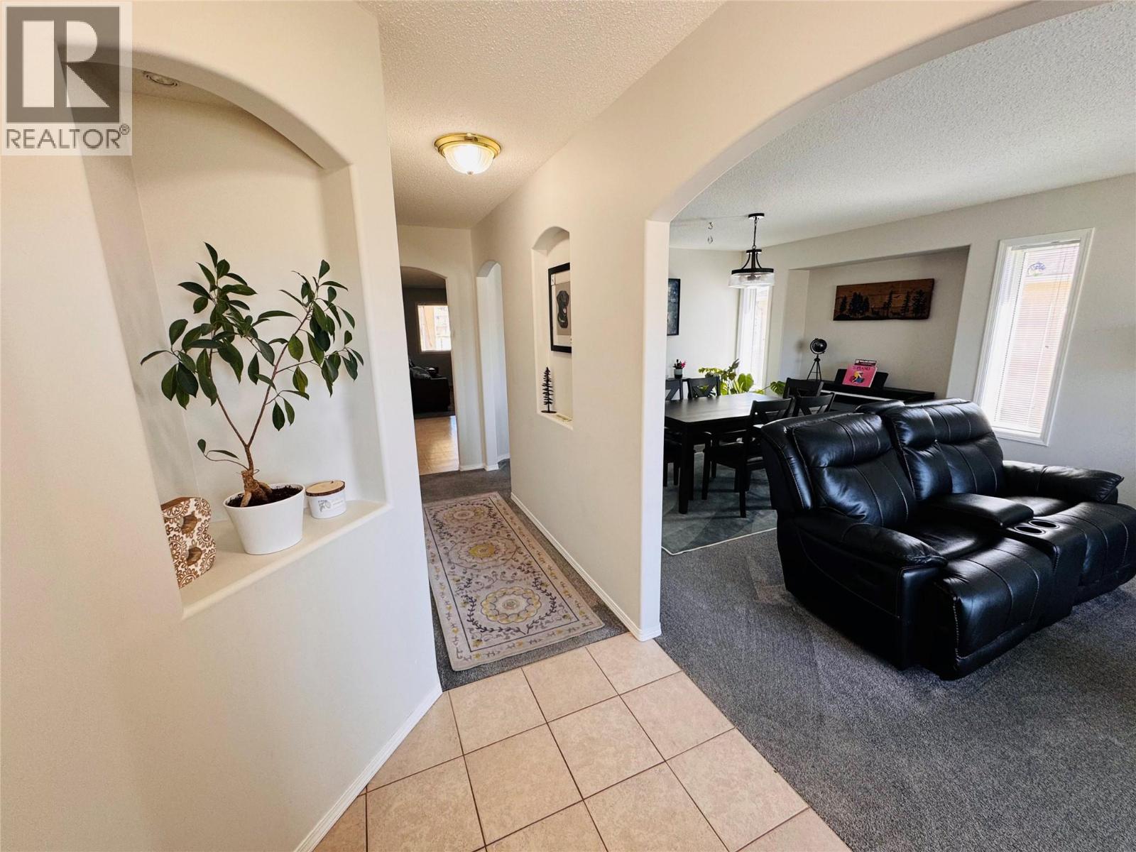 2130 BRYCEN Place, Grand Forks