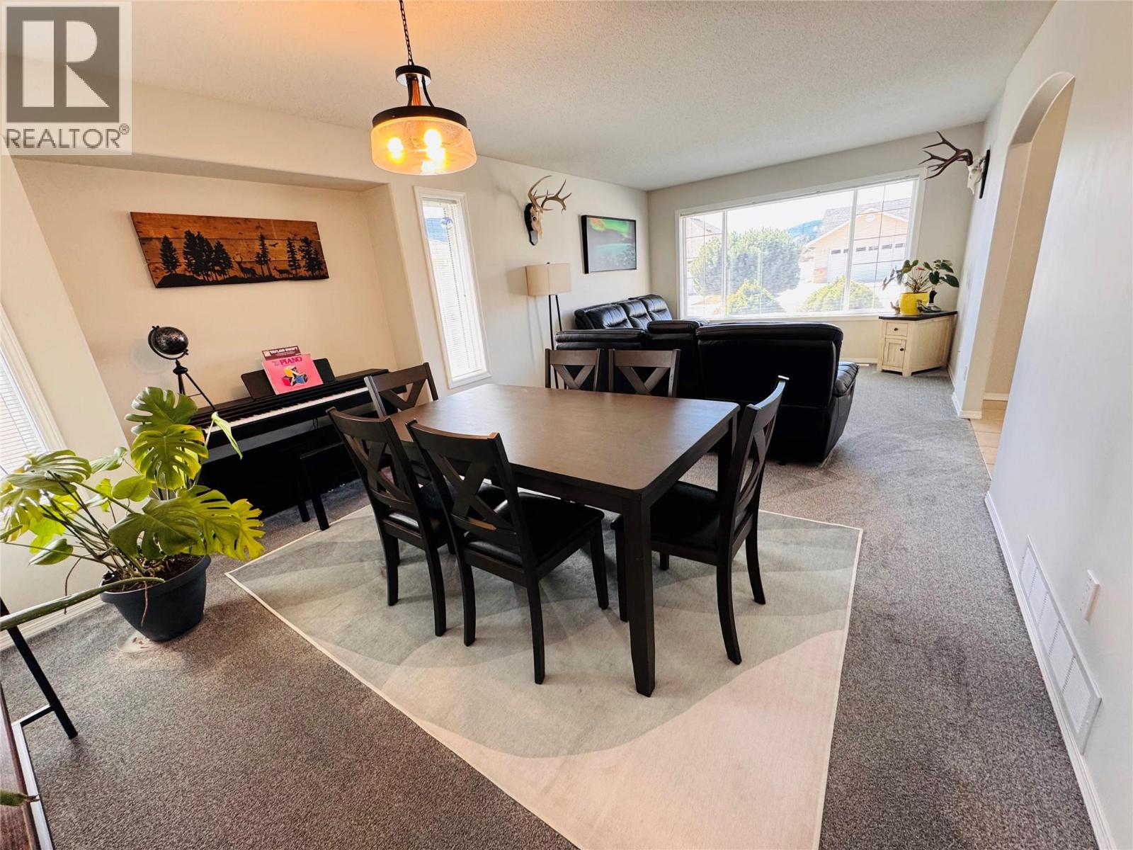 2130 BRYCEN Place, Grand Forks