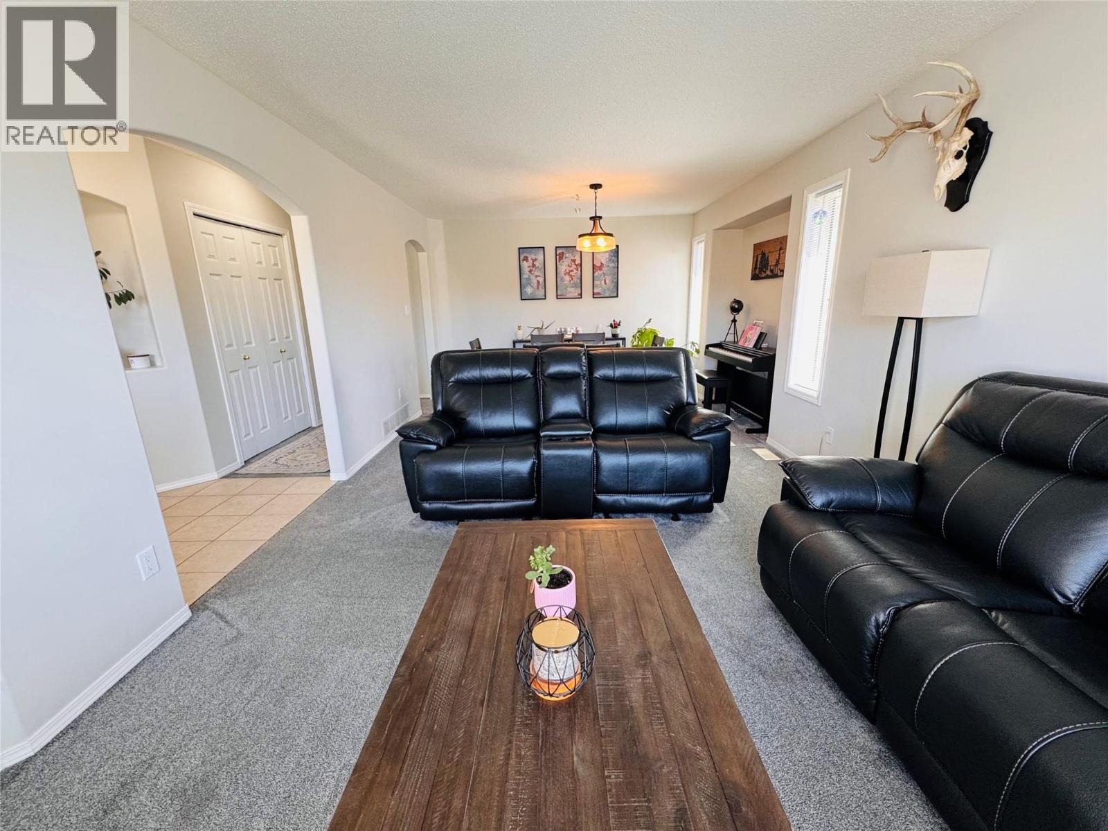 2130 BRYCEN Place, Grand Forks