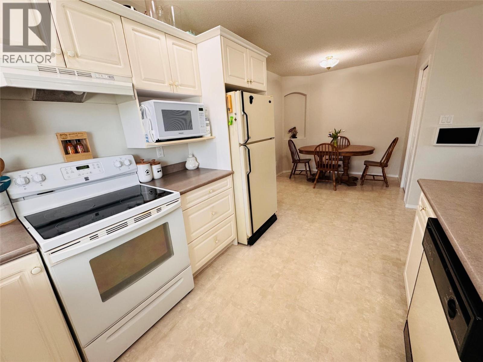 2130 BRYCEN Place, Grand Forks