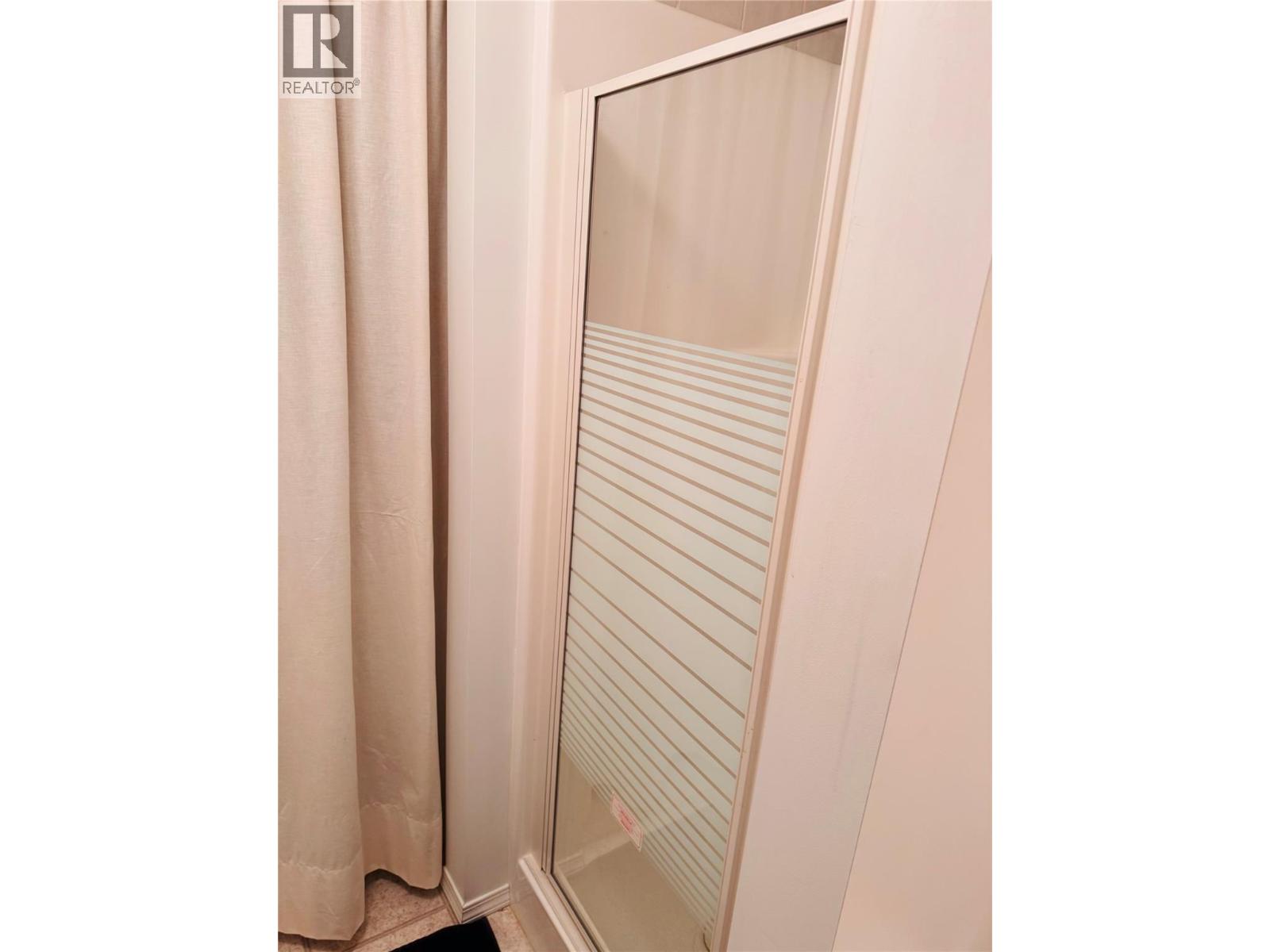 2130 BRYCEN Place, Grand Forks