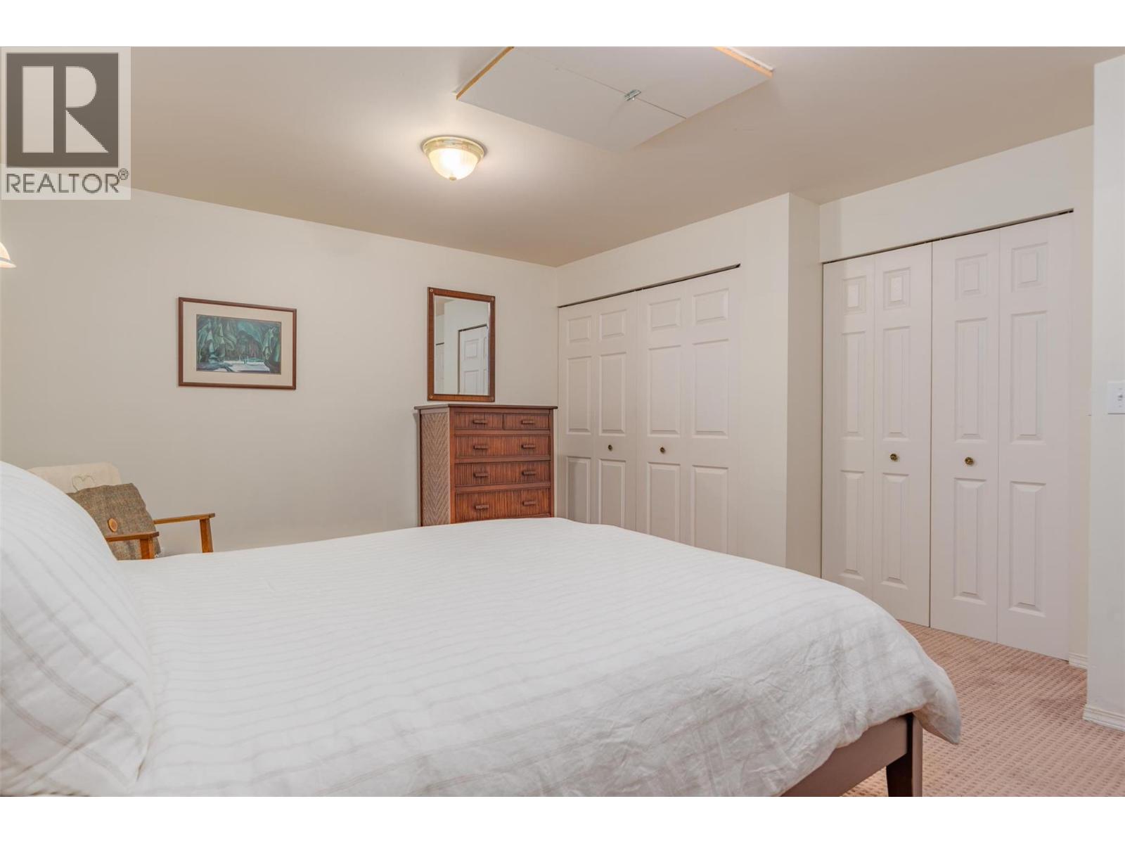 2266 Fifth Avenue, Rossland