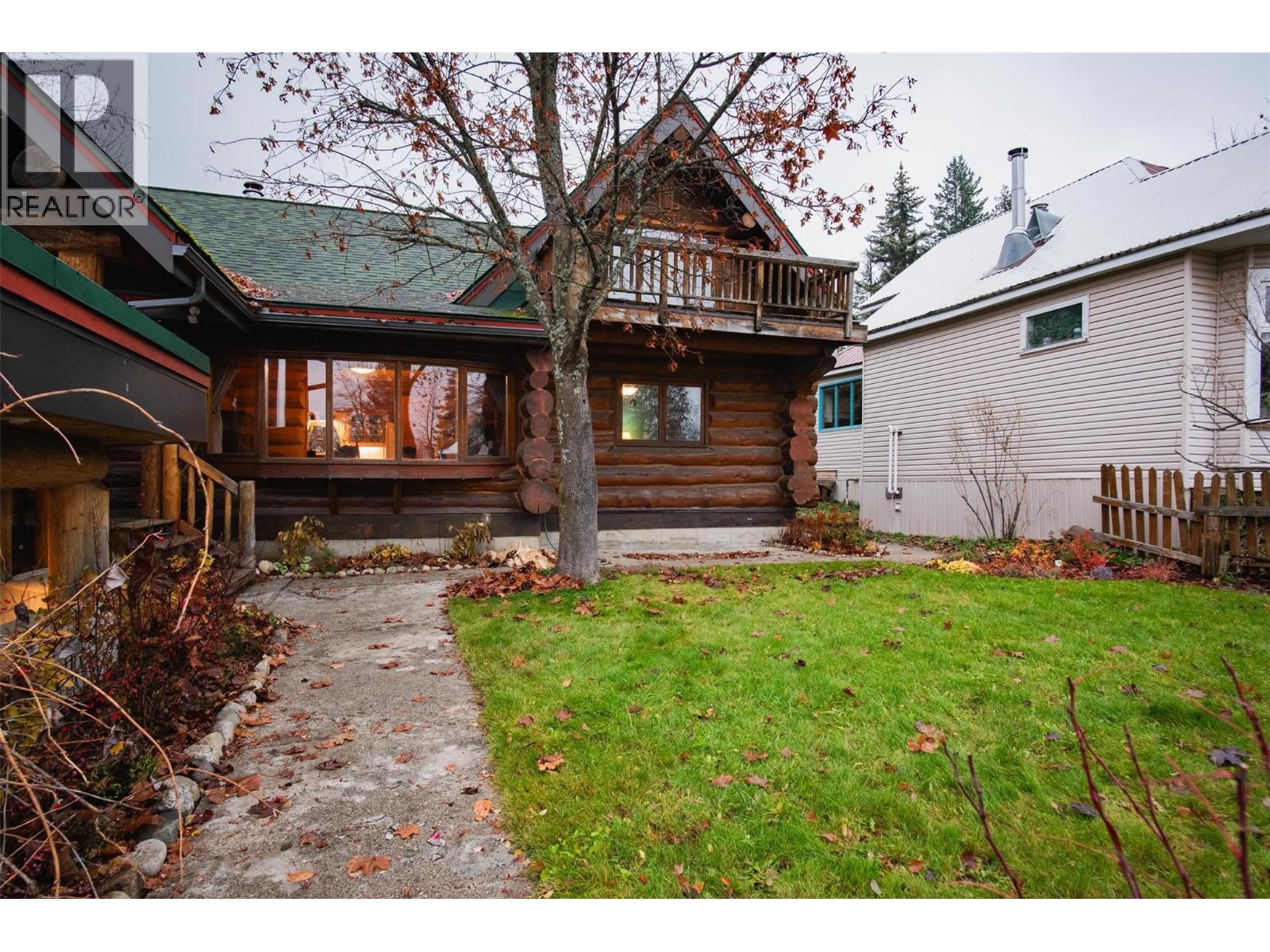 2266 Fifth Avenue, Rossland