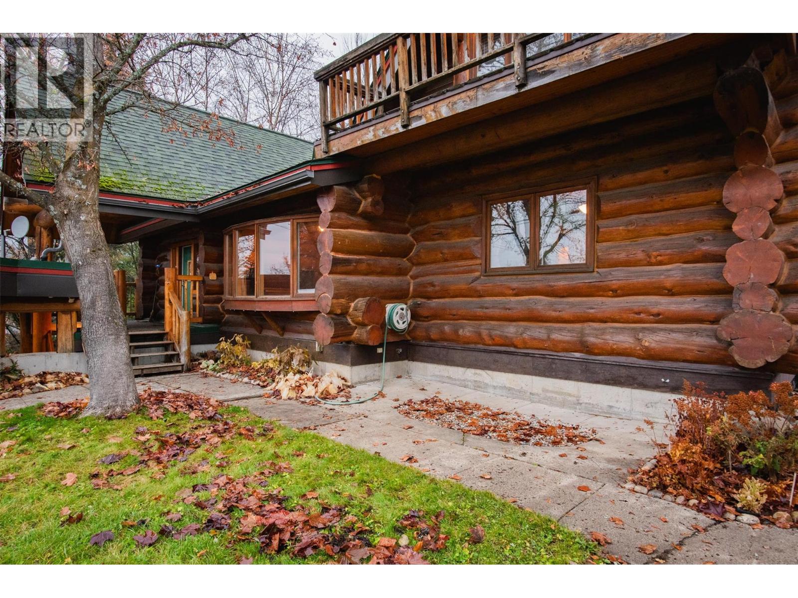 2266 Fifth Avenue, Rossland