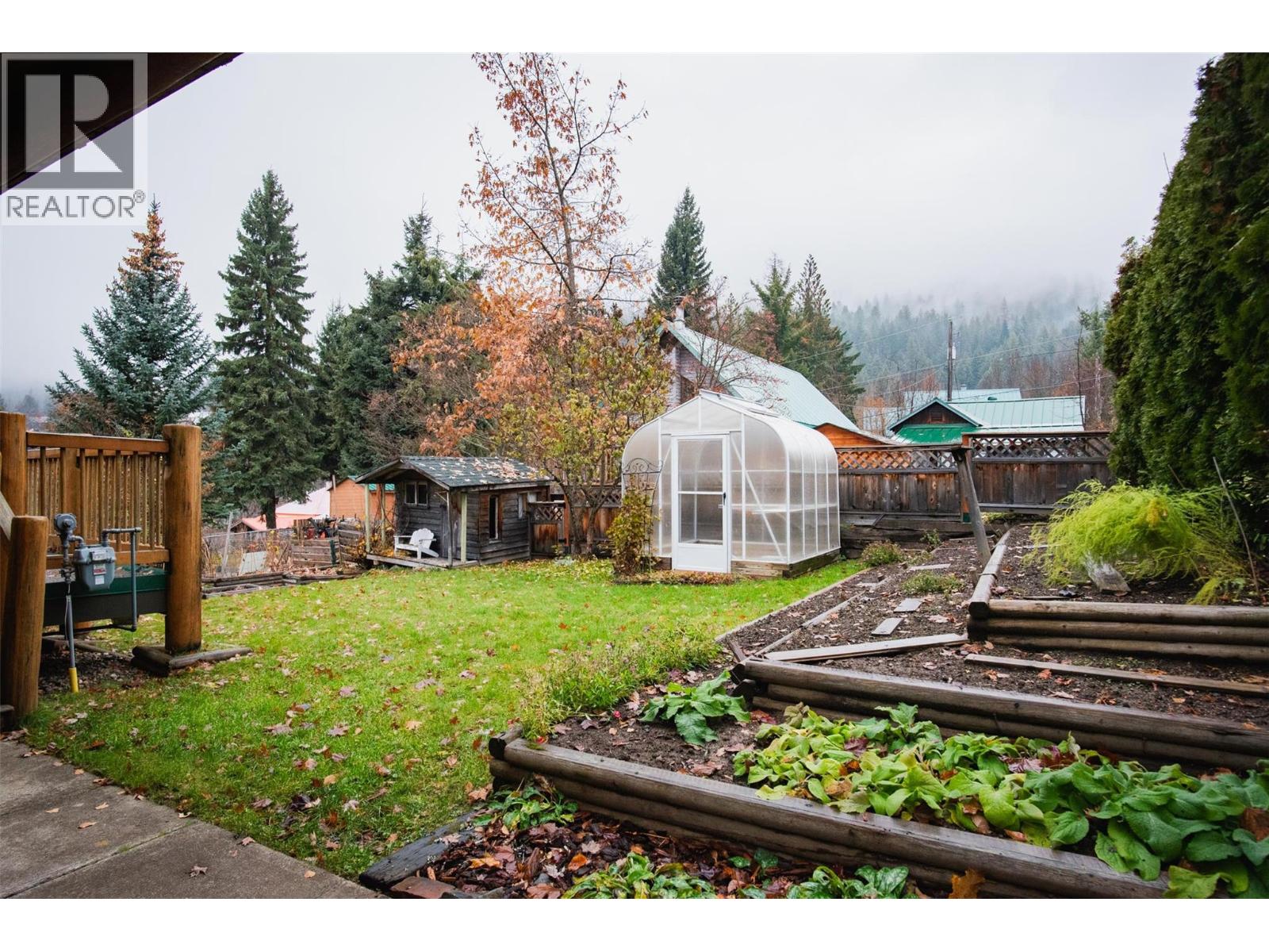 2266 Fifth Avenue, Rossland