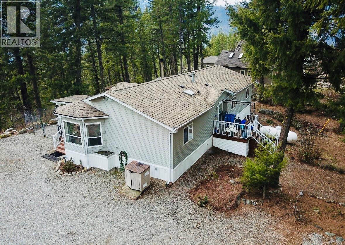 7743 MCRAE Road, Christina Lake