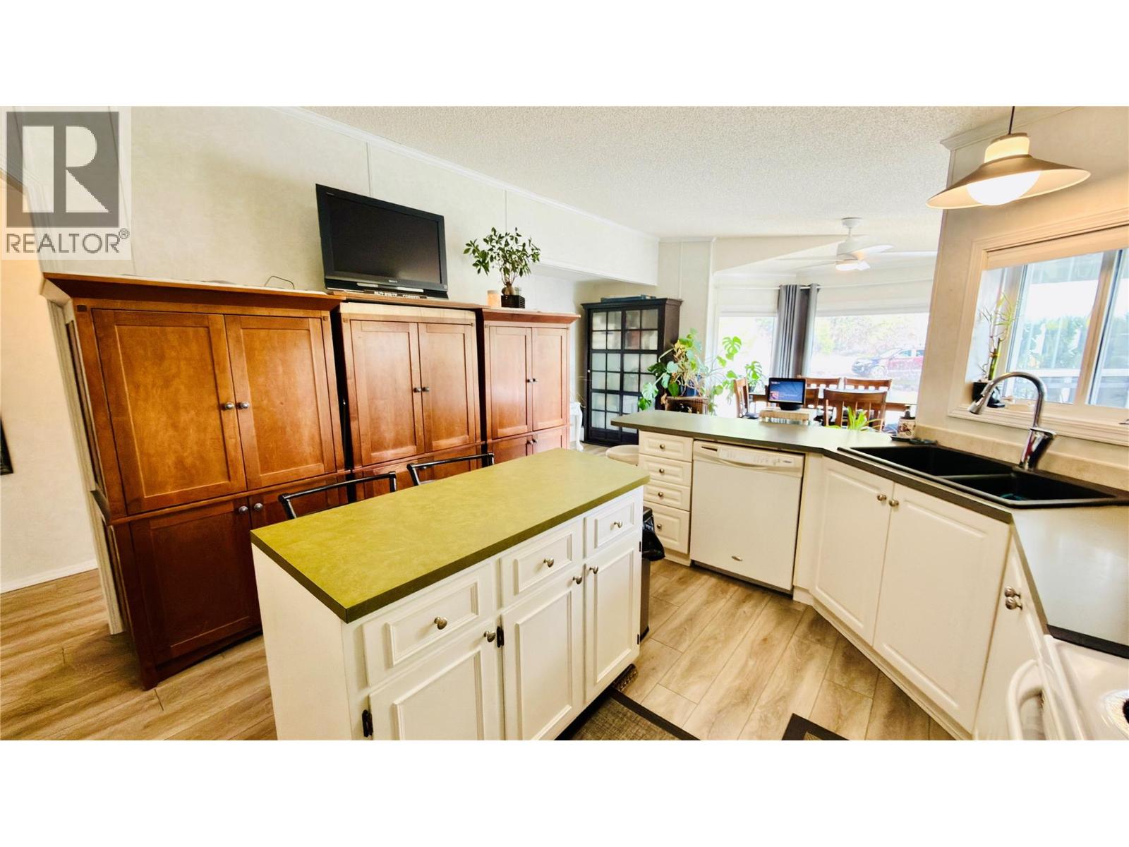 7743 MCRAE Road, Christina Lake