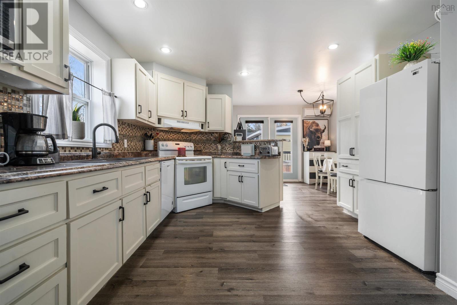 Property 38 of 40 of 6 Thirteenth Street