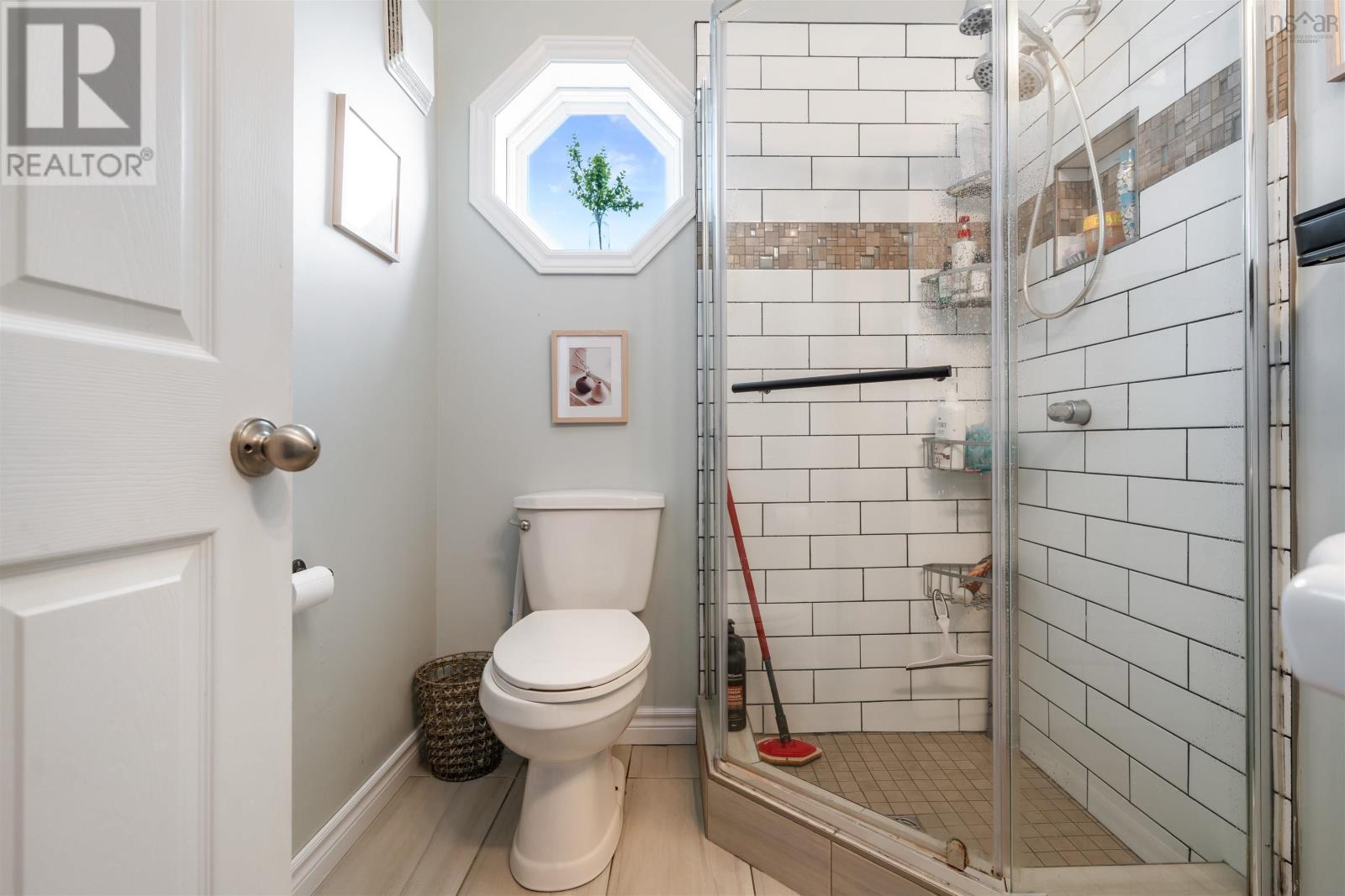 Property 28 of 40 of 6 Thirteenth Street