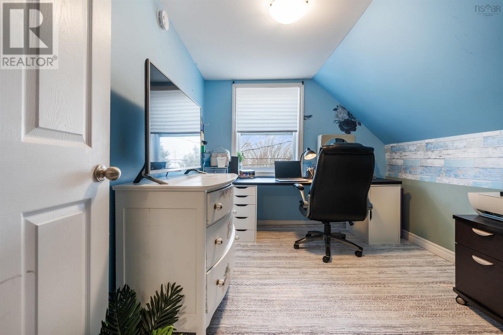 Property 6 of 40 of 6 Thirteenth Street