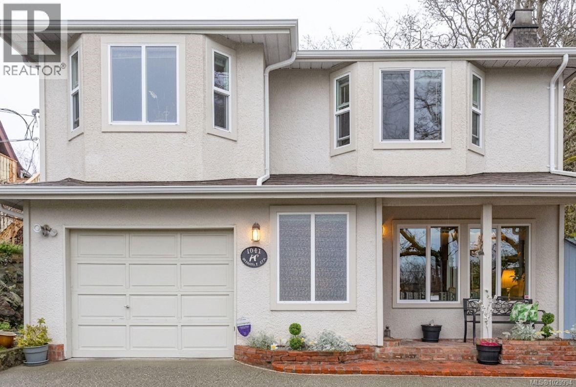  1041 Belmont Avenue, Victoria