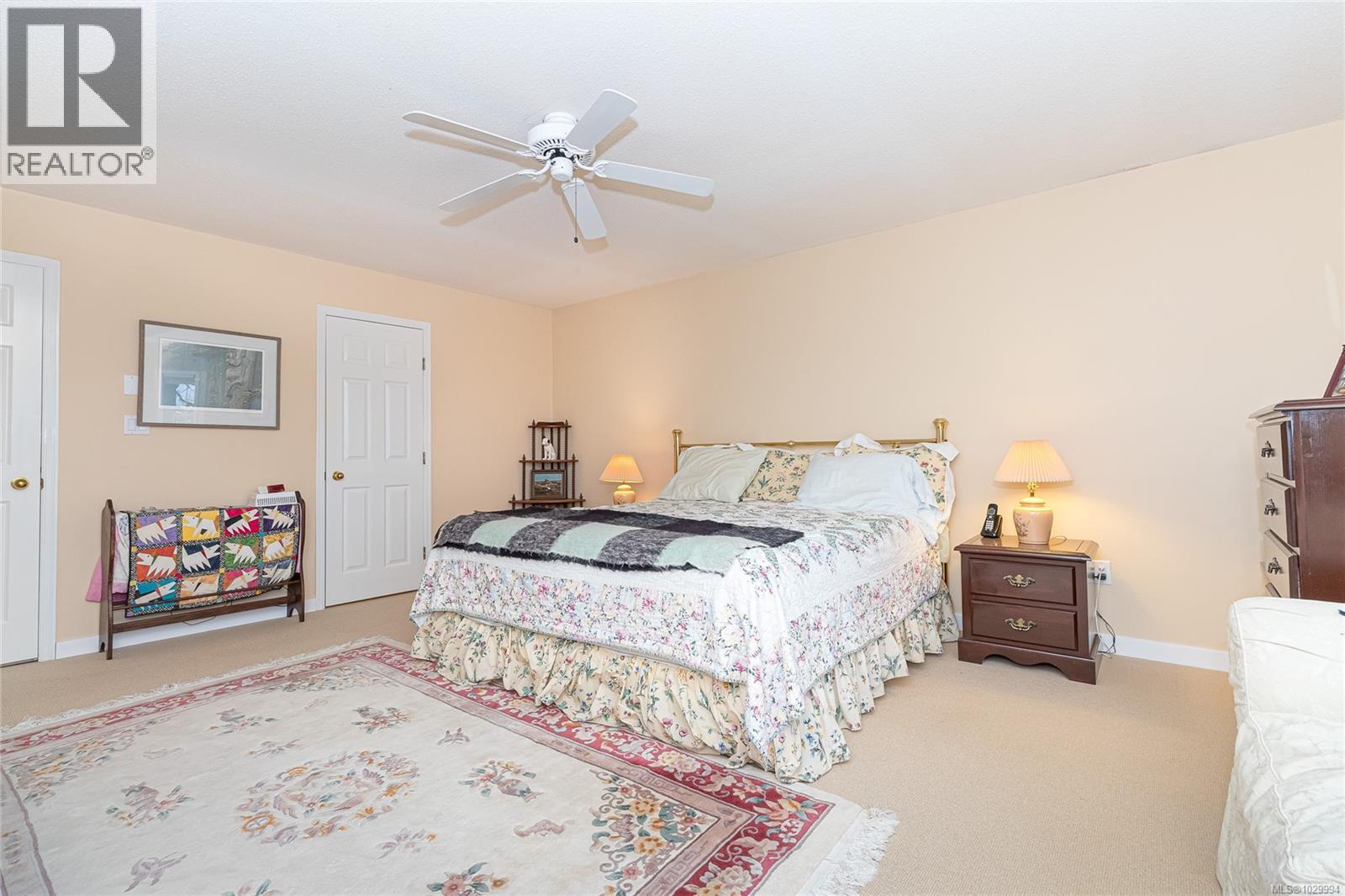  1041 Belmont Avenue, Victoria