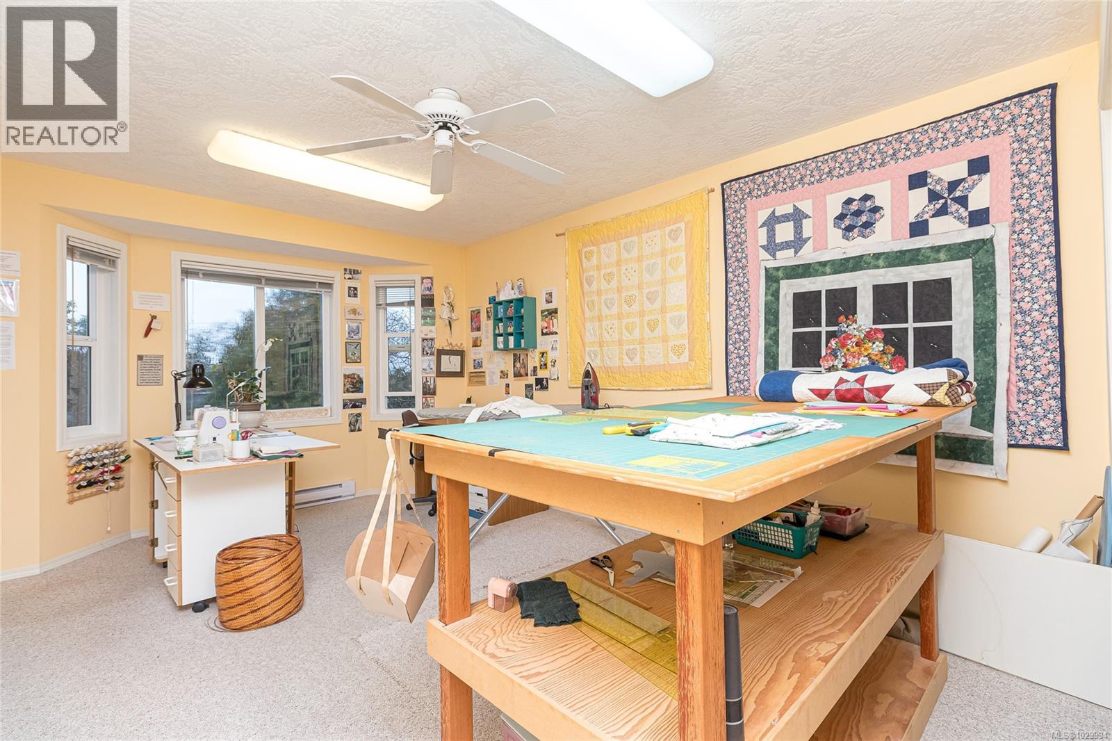  1041 Belmont Avenue, Victoria