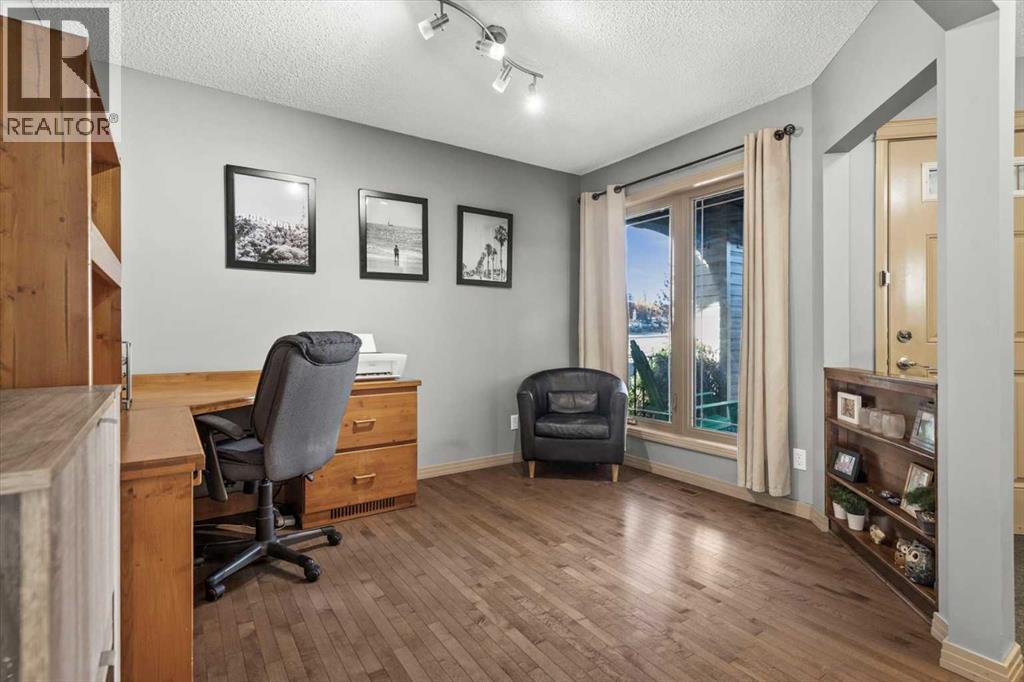 Single Family House for Sale in  Tuscany Summit Terrace NW Tuscany Calgary 