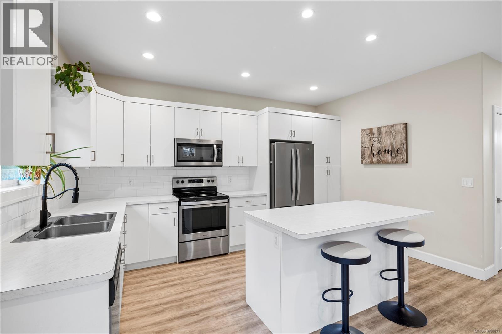 855 COAL TOWN WAY - 12