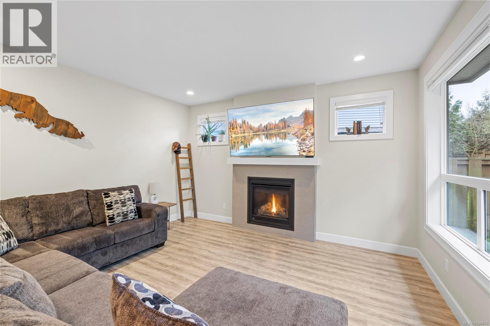 855 COAL TOWN WAY - 15