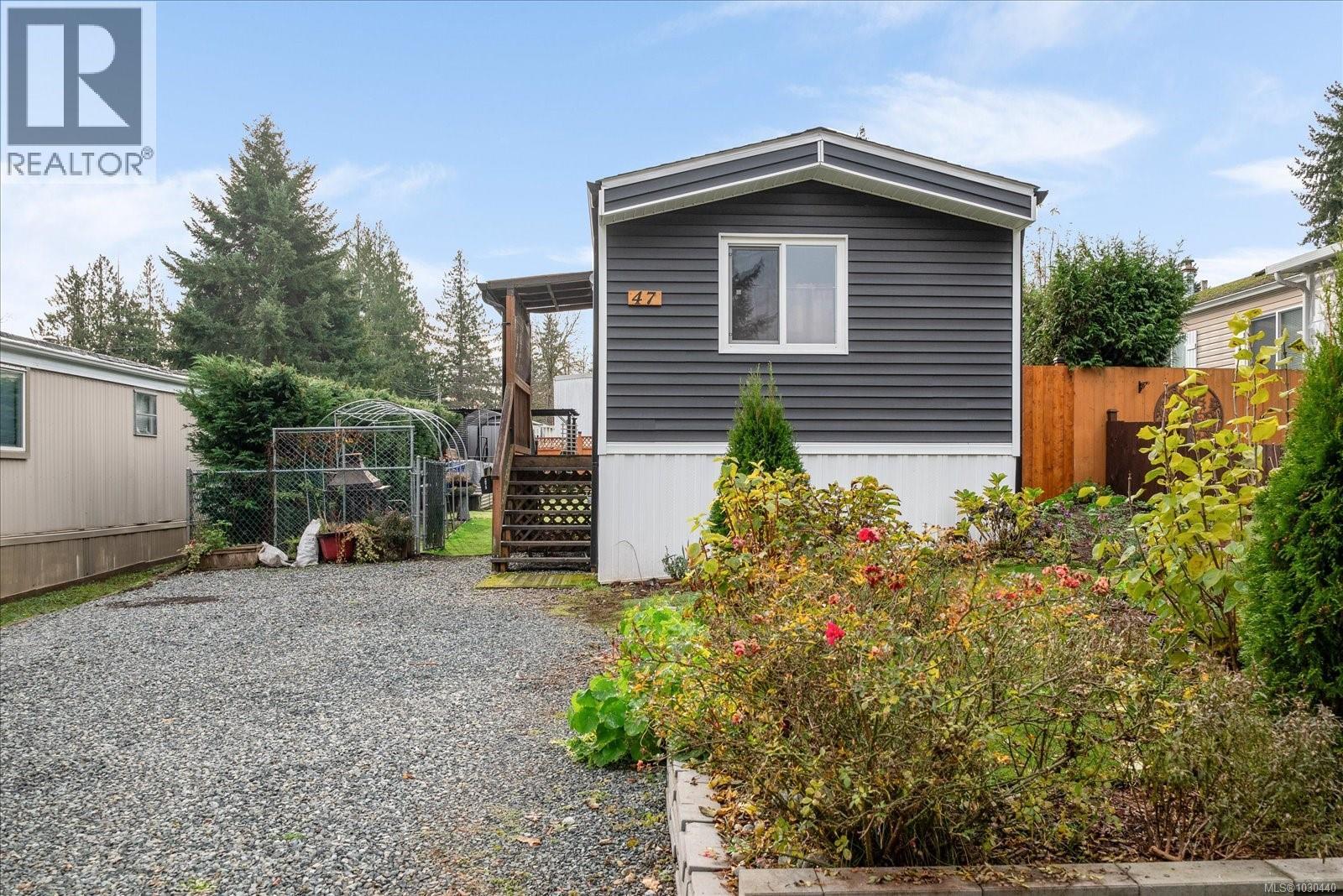 #47 971 Douglas Ave - 1