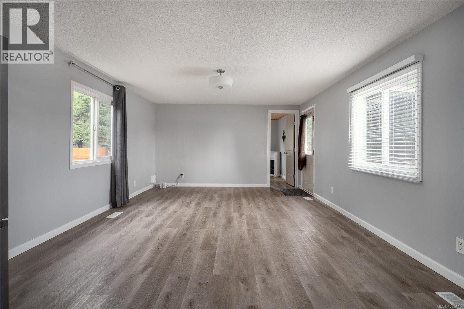 #47 971 DOUGLAS AVE - 26