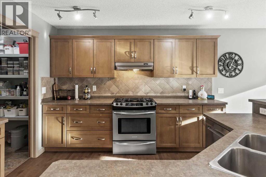 Single Family House for Sale in  Tuscany Summit Terrace NW Tuscany Calgary 