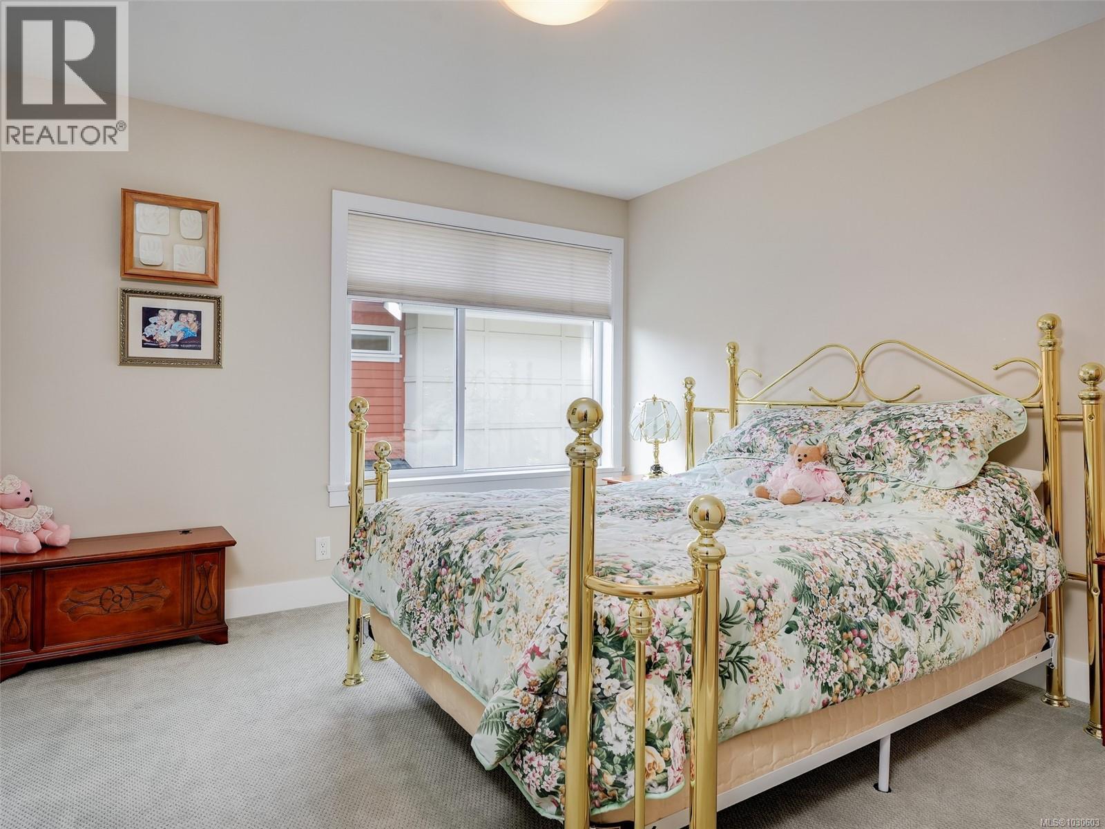 #2 854 CAROLINE RD - 12