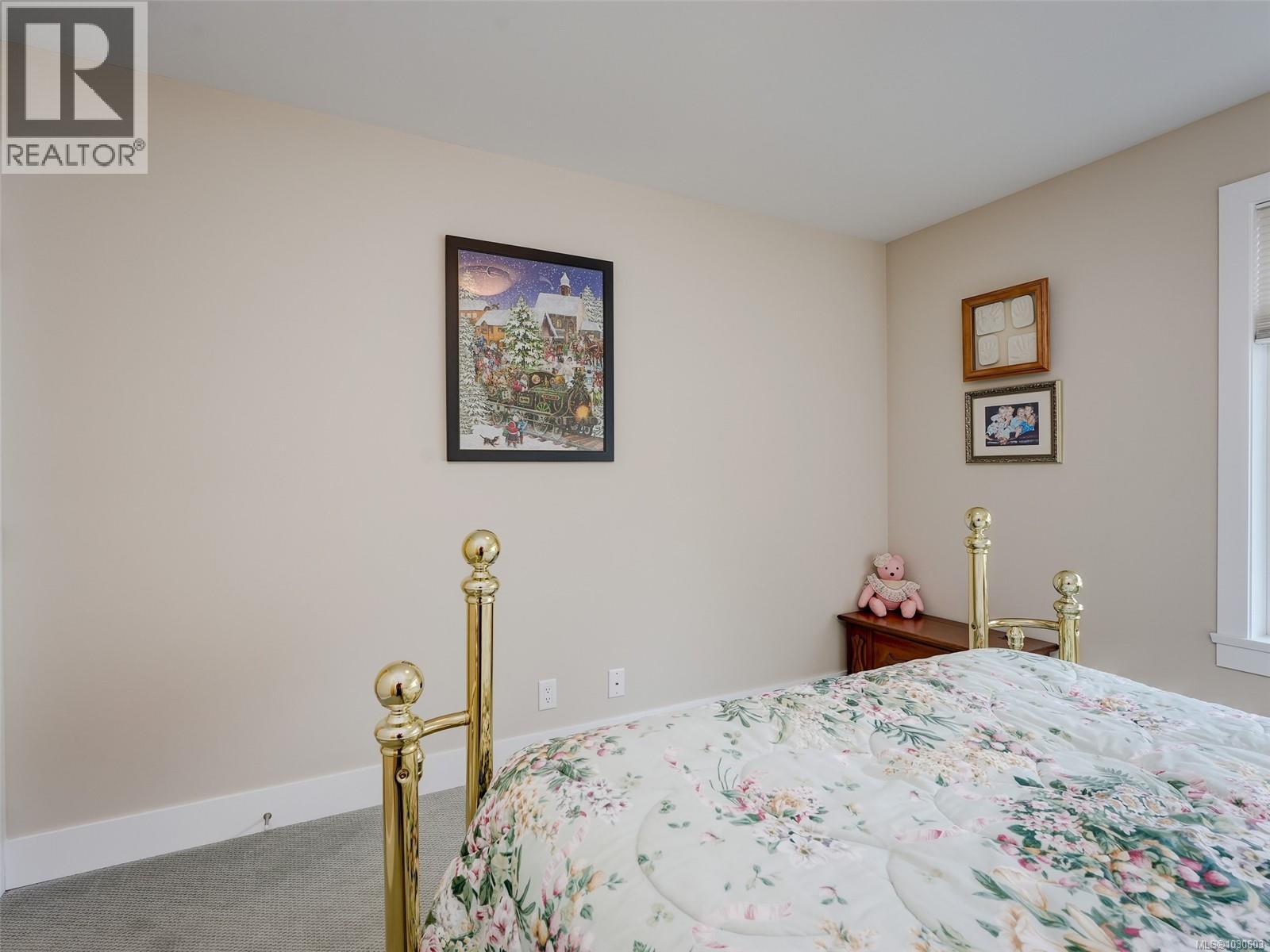 #2 854 Caroline Rd - 13