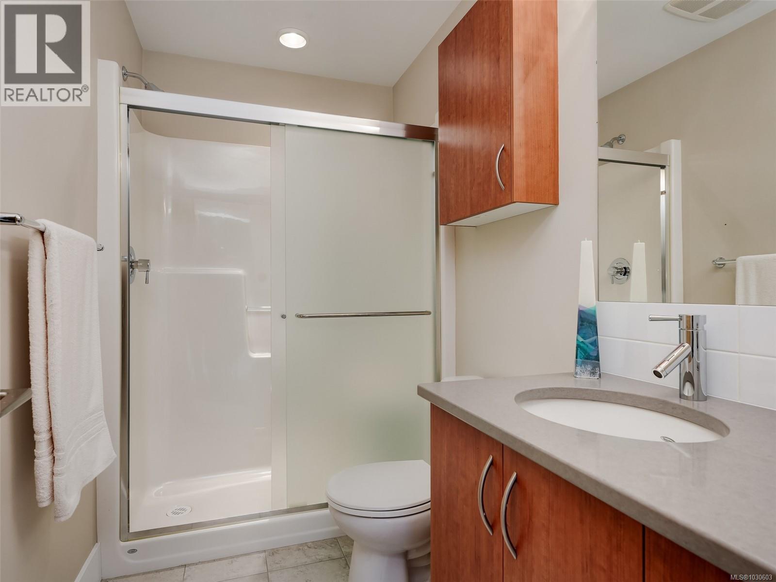 #2 854 CAROLINE RD - 14