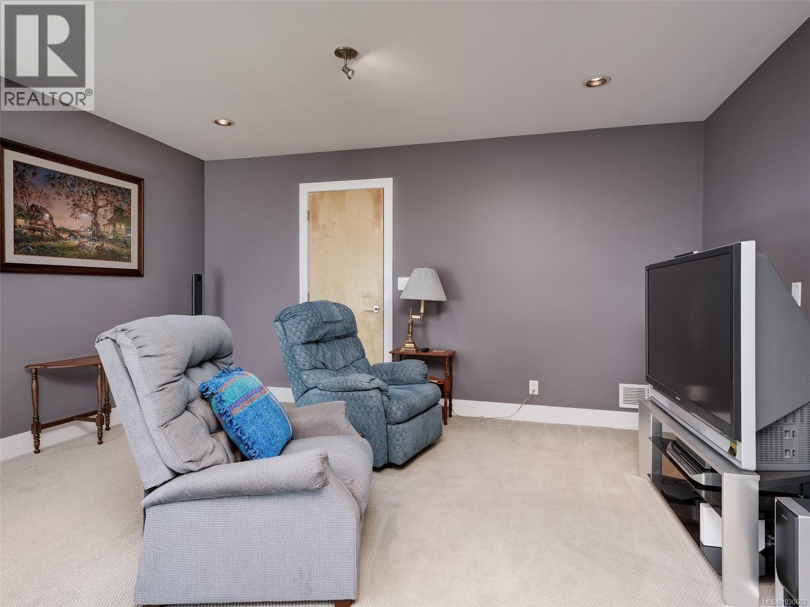 #2 854 Caroline Rd - 15