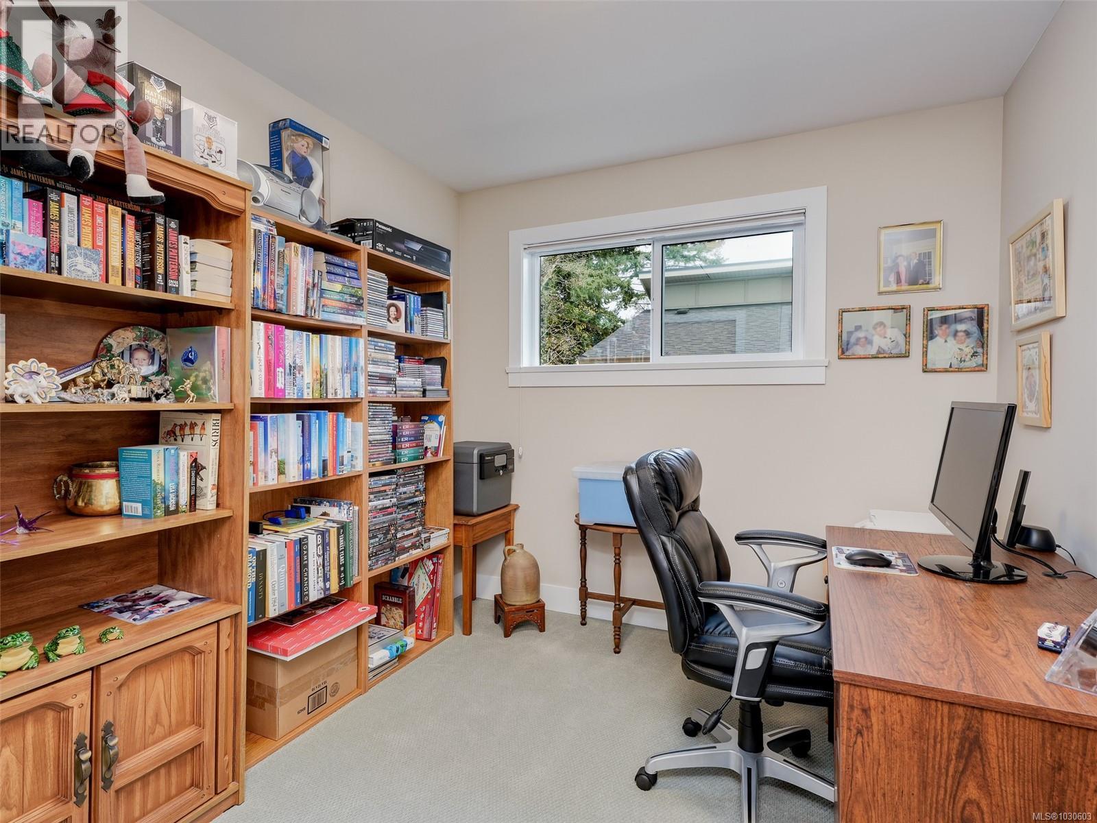 #2 854 CAROLINE RD - 17