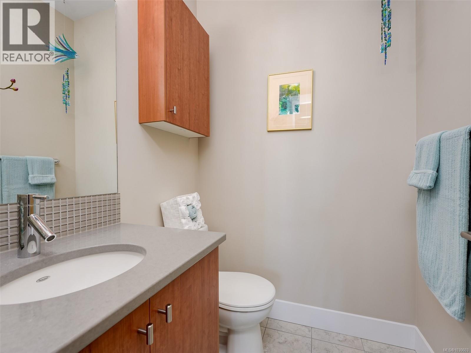 #2 854 CAROLINE RD - 18