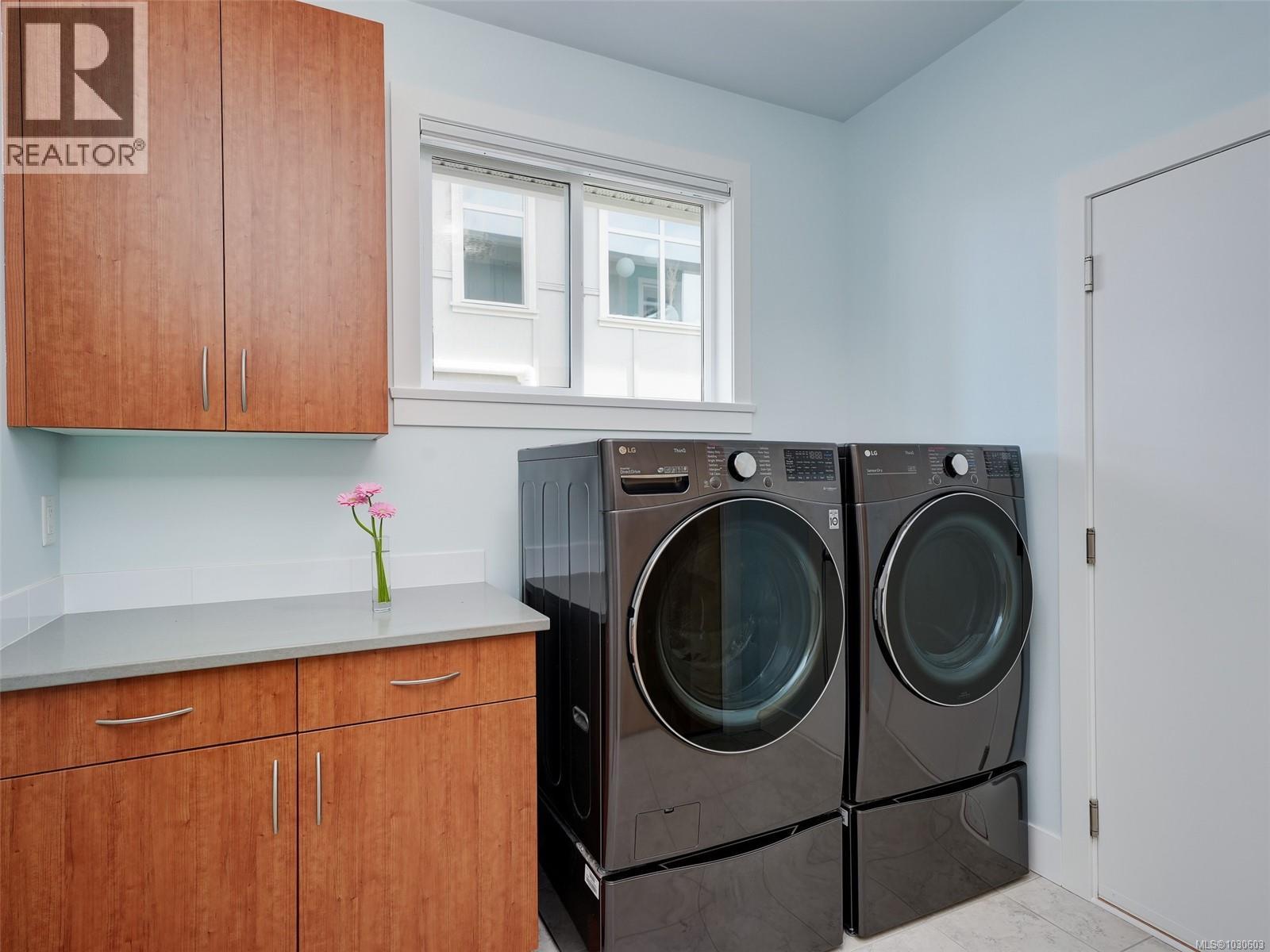 #2 854 CAROLINE RD - 20