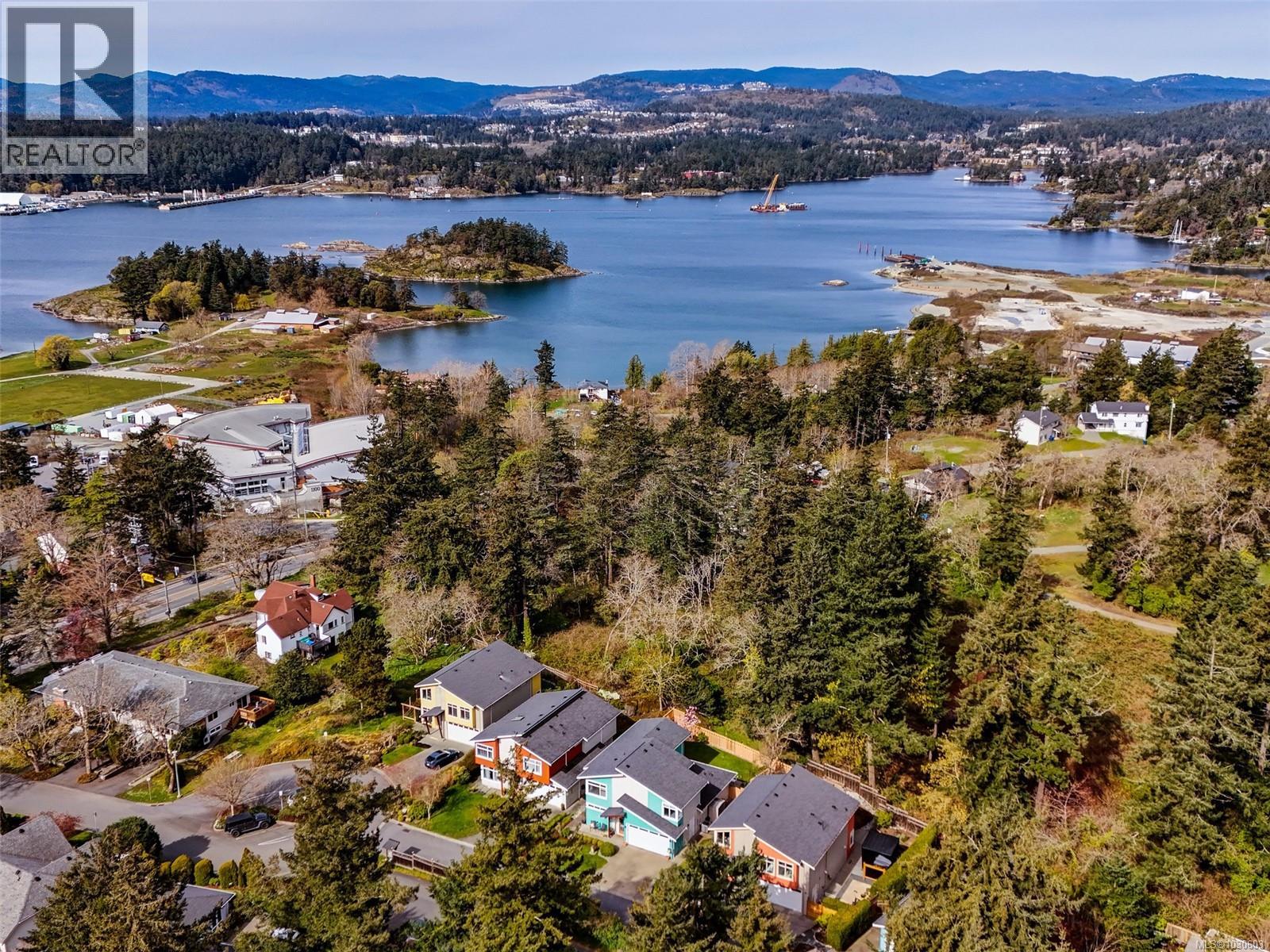 #2 854 CAROLINE RD - 29