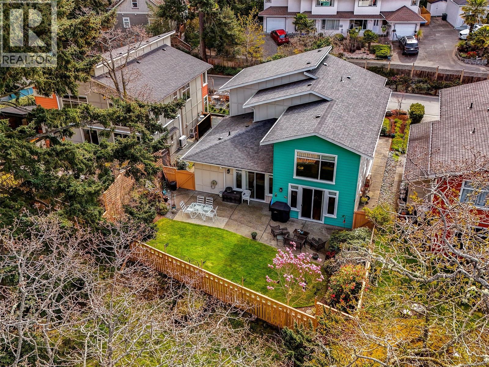 #2 854 CAROLINE RD - 31