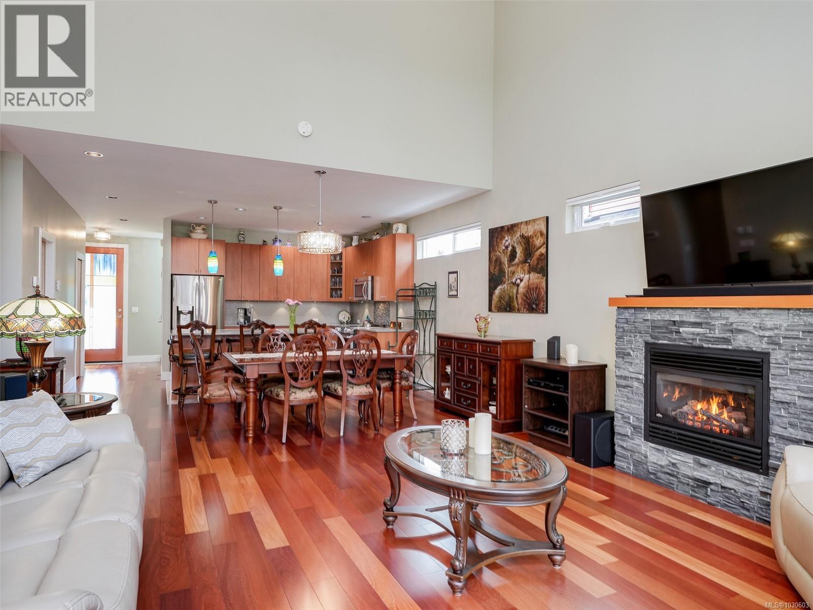 #2 854 Caroline Rd - 4